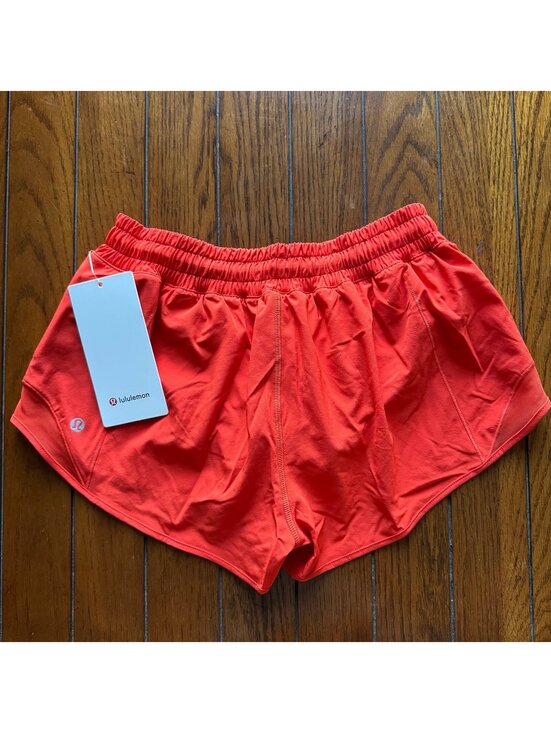 lululemon athletica Pants - Lululemon Hotty Hot Short Low Rise 2.5” Cherry Ember Size 6 NWT
